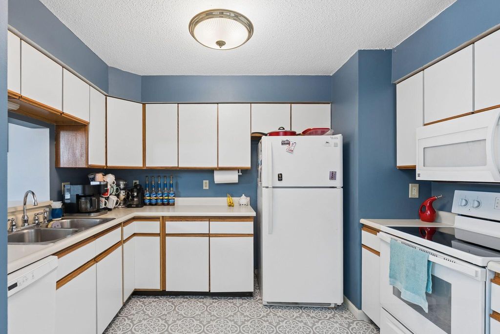 161 Saco Avenue 204, Old Orchard Beach, ME 04064 — photo 4