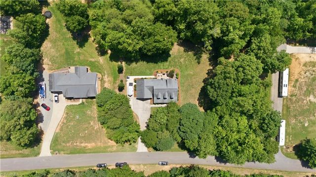 2130 Willow Oak Drive, Thomasville, NC 27360