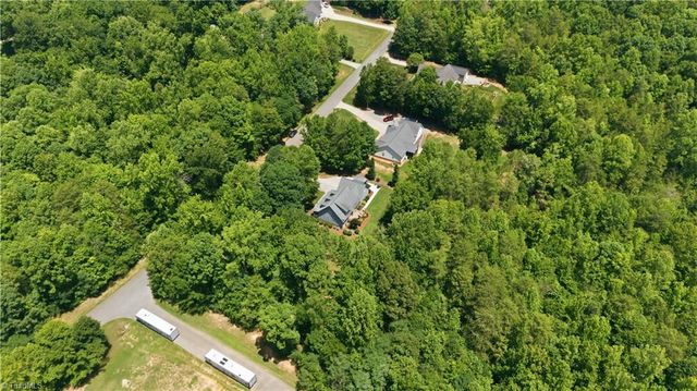 2130 Willow Oak Drive, Thomasville, NC 27360