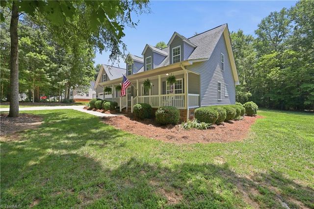 2130 Willow Oak Drive, Thomasville, NC 27360