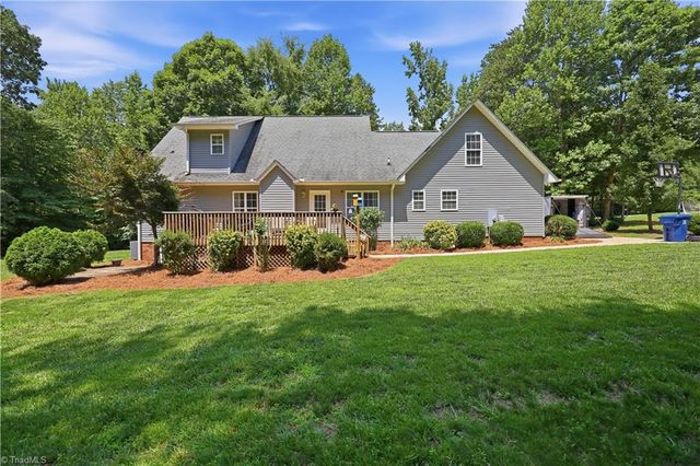 2130 Willow Oak Drive, Thomasville, NC 27360