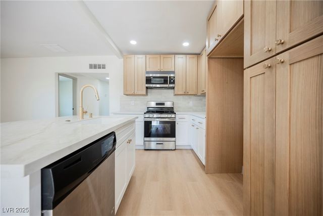 2816 Fort Sumter Drive, North Las Vegas, NV 89030