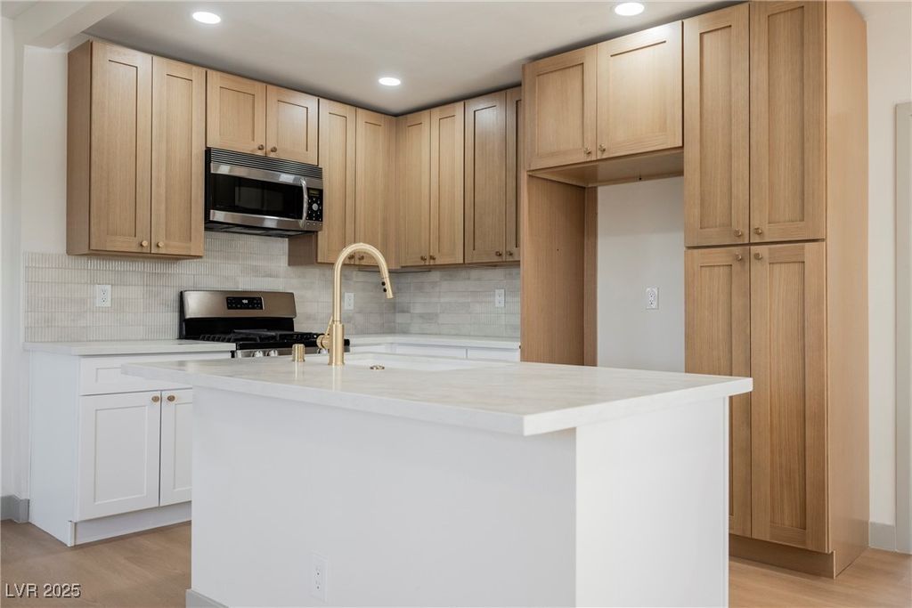 2816 Fort Sumter Drive, North Las Vegas, NV 89030