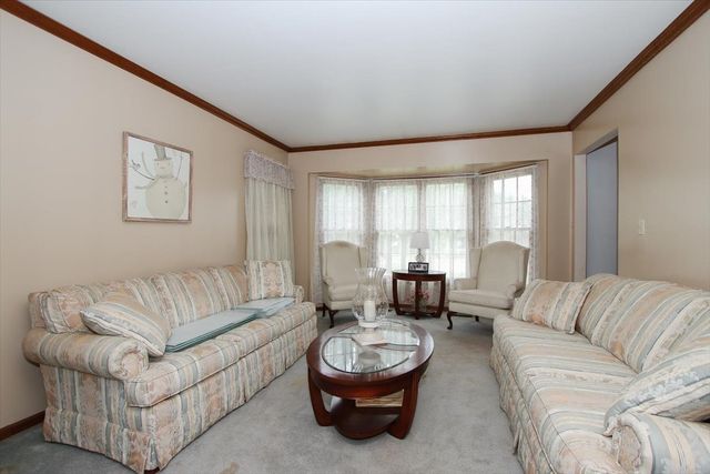 619 Yardley Lane, Hoffman Estates, IL 60192