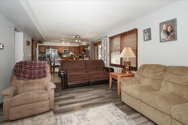 619 Yardley Lane, Hoffman Estates, IL 60192