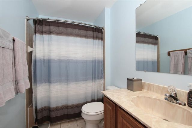 619 Yardley Lane, Hoffman Estates, IL 60192