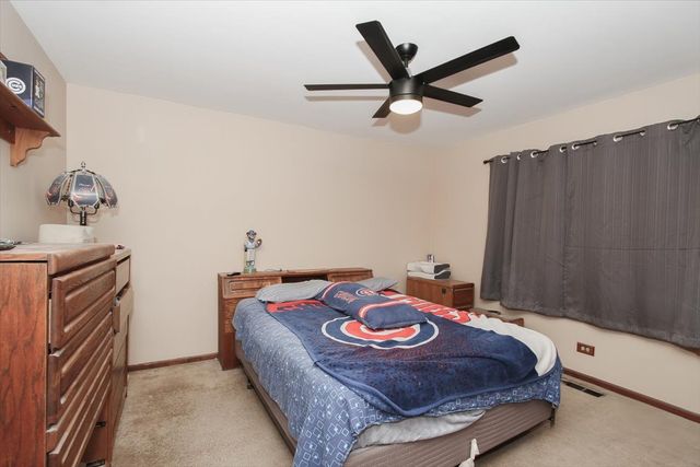 619 Yardley Lane, Hoffman Estates, IL 60192
