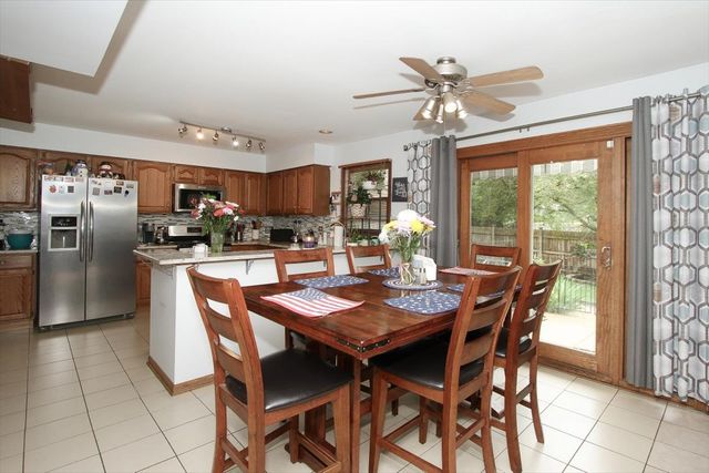 619 Yardley Lane, Hoffman Estates, IL 60192