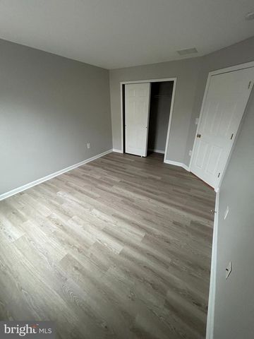 1050 LAMBERTON ST, Trenton, NJ 08611