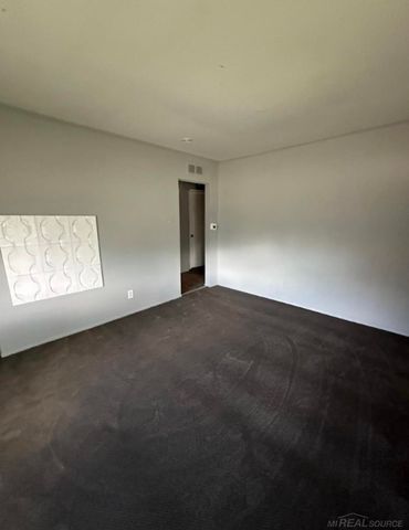 17705 Longfellow Street, Roseville, MI 48066