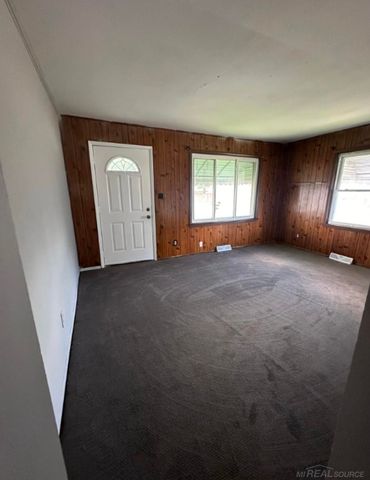 17705 Longfellow Street, Roseville, MI 48066