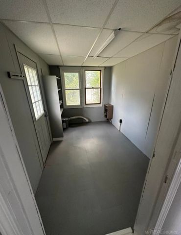 17705 Longfellow Street, Roseville, MI 48066