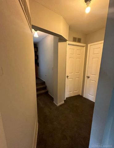 17705 Longfellow Street, Roseville, MI 48066