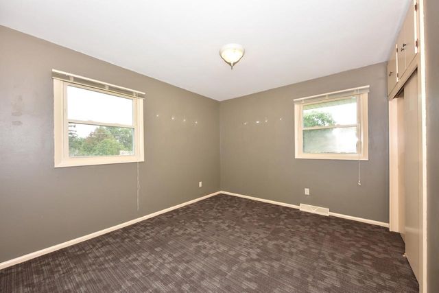 2020 Sunnyside DRIVE, Waukesha, WI 53186