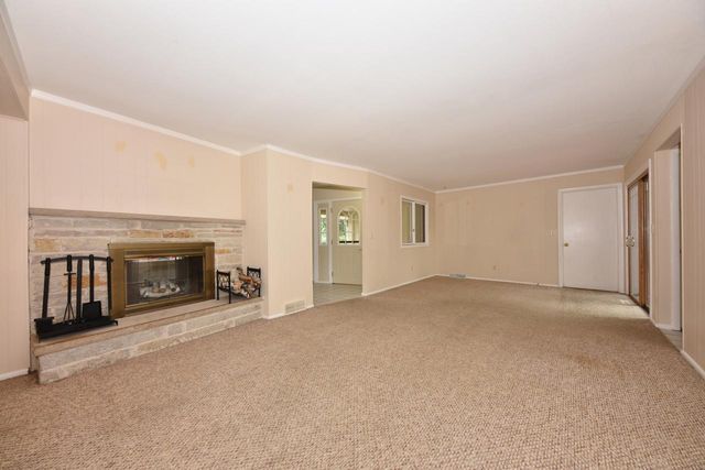 2020 Sunnyside DRIVE, Waukesha, WI 53186