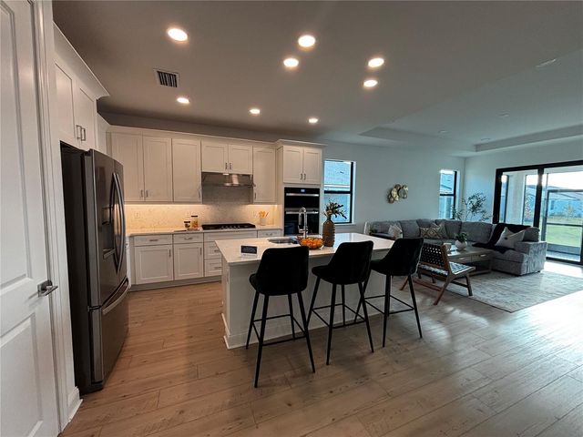 5691 FREESTONE CIRCLE, Apollo Beach, FL 33572