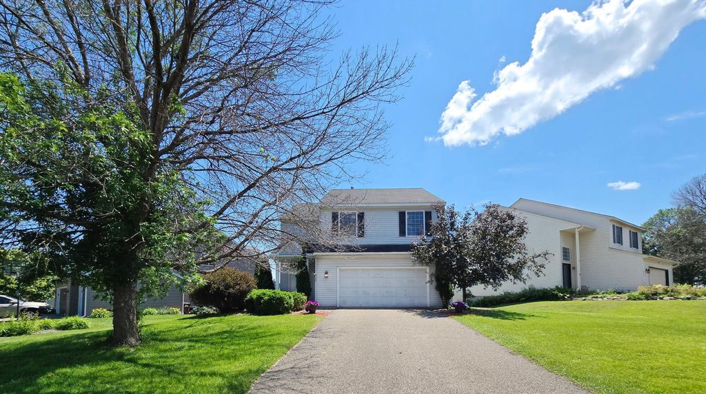8358 Savanna Oaks Lane, Woodbury, MN 55125