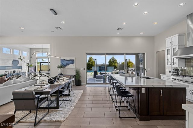 7851 West Wigwam Avenue, Las Vegas, NV 89113