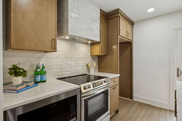 2127A Burns St, Nashville, TN 37216