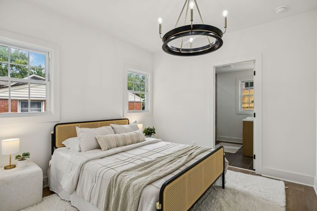 2127A Burns St, Nashville, TN 37216