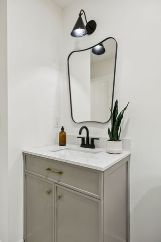 2127A Burns St, Nashville, TN 37216