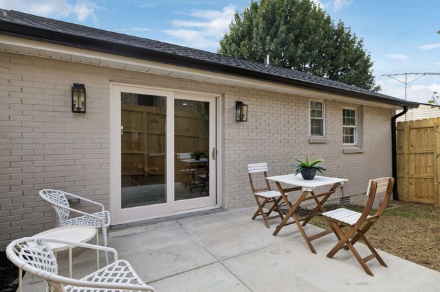 2127A Burns St, Nashville, TN 37216