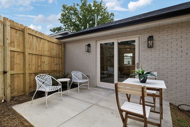 2127A Burns St, Nashville, TN 37216