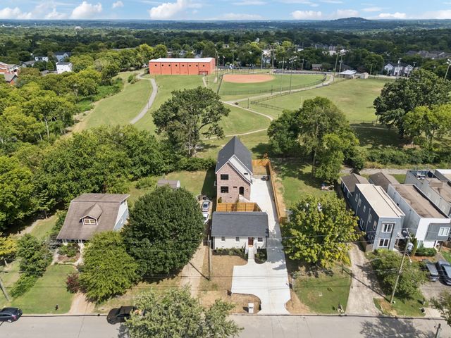 2127A Burns St, Nashville, TN 37216