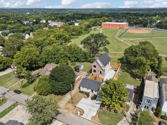 2127A Burns St, Nashville, TN 37216