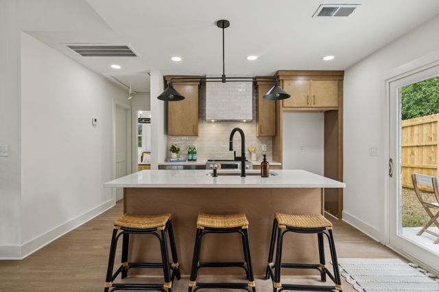 2127A Burns St, Nashville, TN 37216