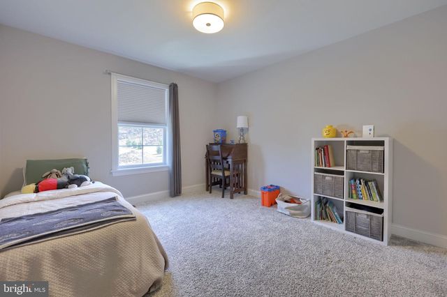 168 FORGE DR, Lebanon, PA 17042