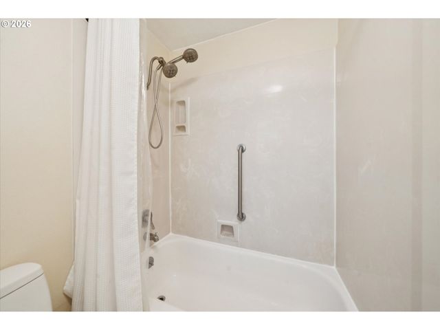 651 5TH St, Lake Oswego, OR 97034