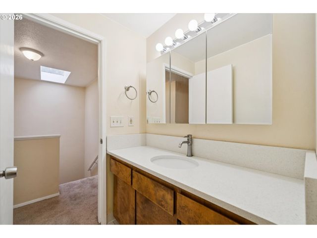 651 5TH St, Lake Oswego, OR 97034