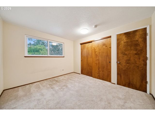 651 5TH St, Lake Oswego, OR 97034