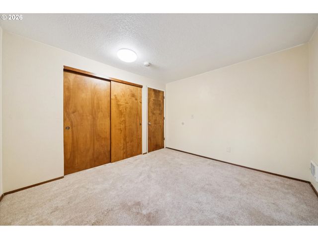 651 5TH St, Lake Oswego, OR 97034