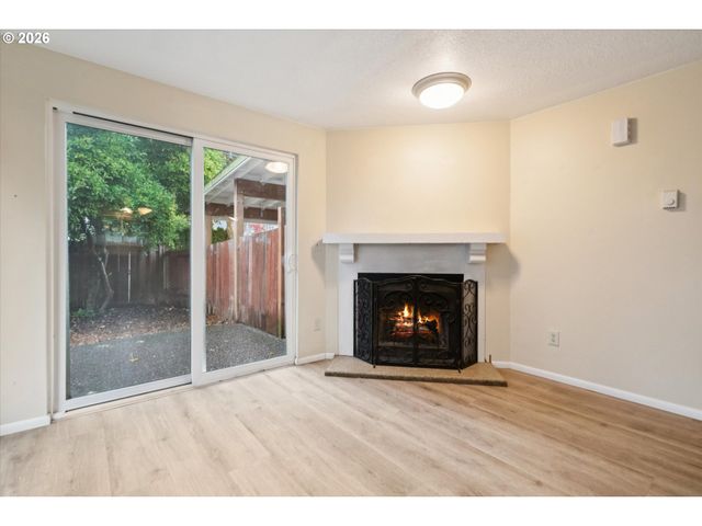 651 5TH St, Lake Oswego, OR 97034