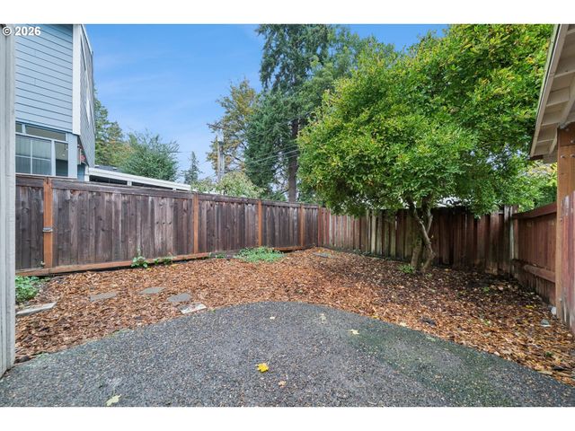 651 5TH St, Lake Oswego, OR 97034
