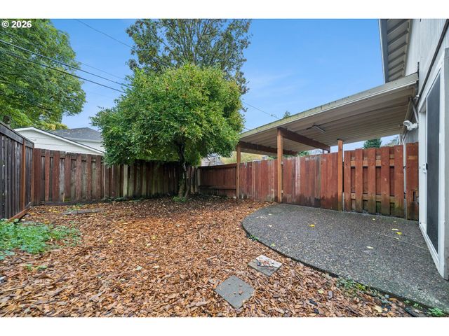 651 5TH St, Lake Oswego, OR 97034