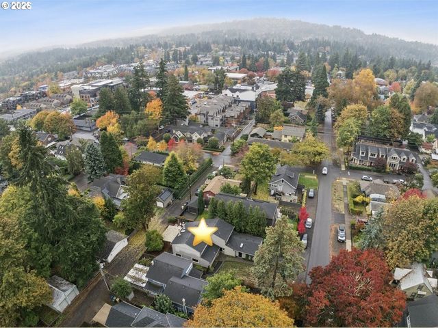651 5TH St, Lake Oswego, OR 97034