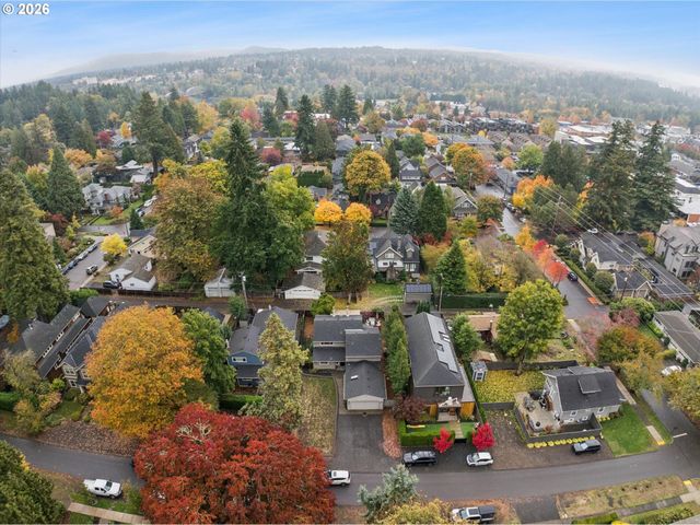 651 5TH St, Lake Oswego, OR 97034