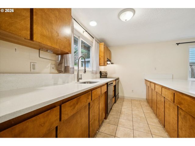 651 5TH St, Lake Oswego, OR 97034