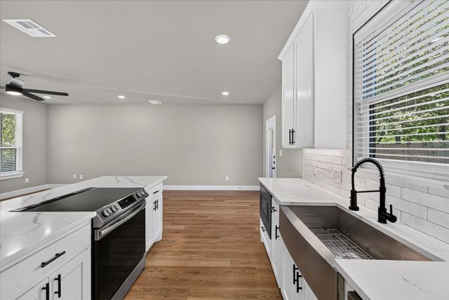 423 W Monterey Street, Denison, TX 75020