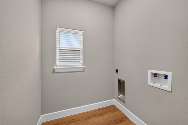 423 W Monterey Street, Denison, TX 75020