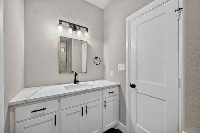 423 W Monterey Street, Denison, TX 75020