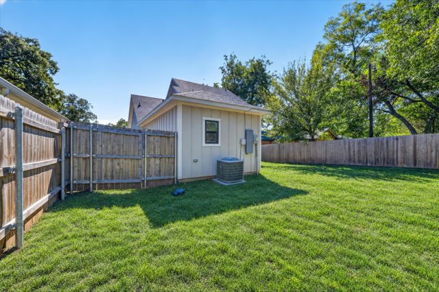 423 W Monterey Street, Denison, TX 75020