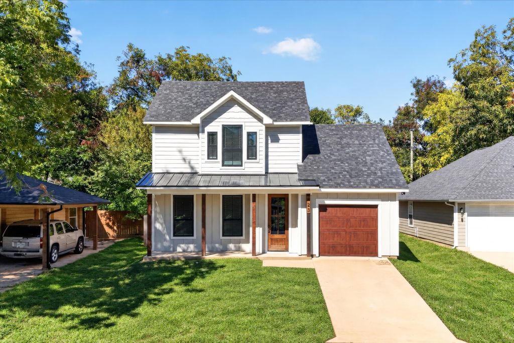 423 W Monterey Street, Denison, TX 75020