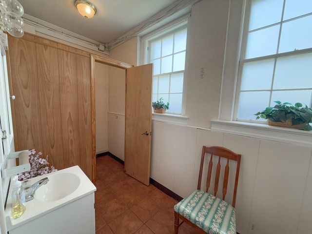 1203 WINDSOR LN, Staunton, VA 24401