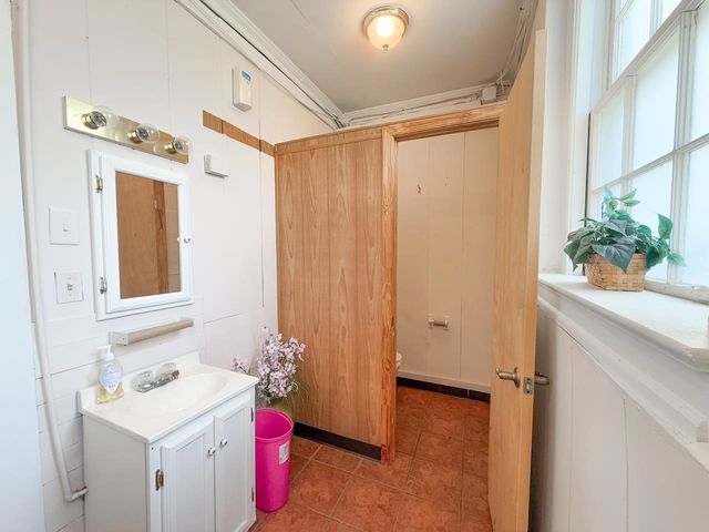 1203 WINDSOR LN, Staunton, VA 24401