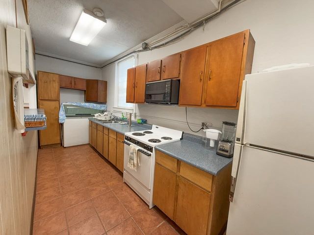 1203 WINDSOR LN, Staunton, VA 24401