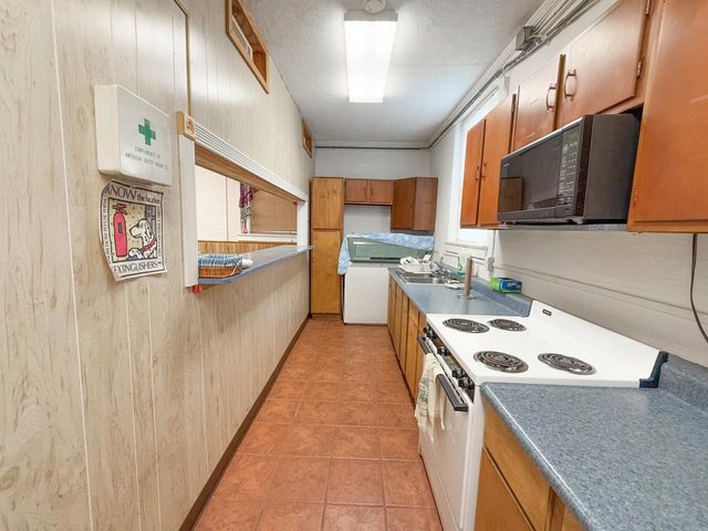 1203 WINDSOR LN, Staunton, VA 24401